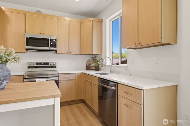 9711 Mckinley Avenue E, Tacoma, WA 98445