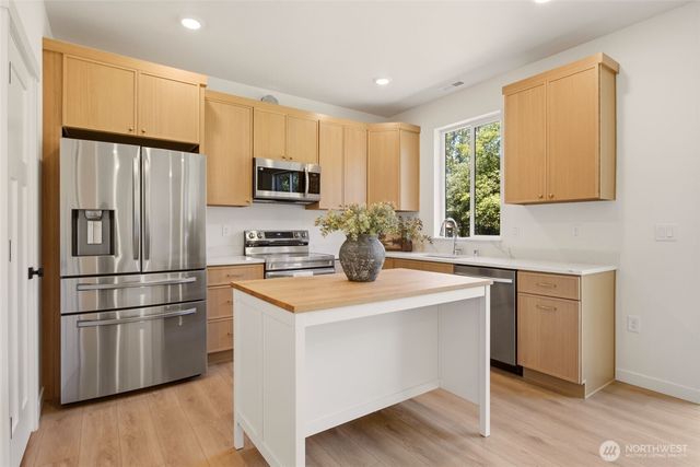 9711 Mckinley Avenue E, Tacoma, WA 98445