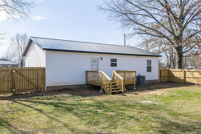 132 W State Street, Magazine, AR 72943