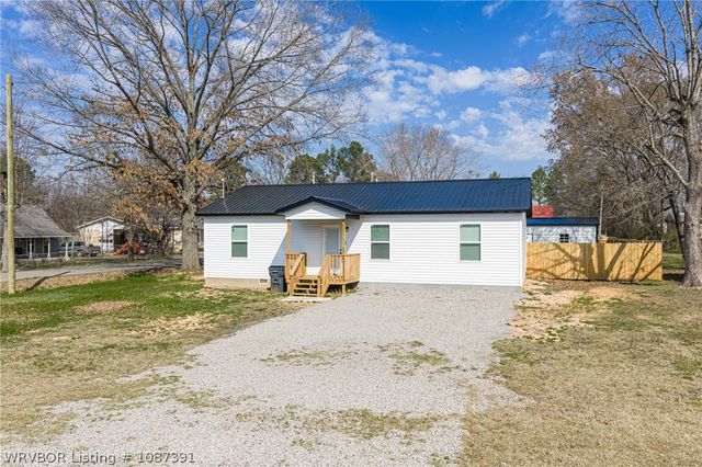 132 W State Street, Magazine, AR 72943