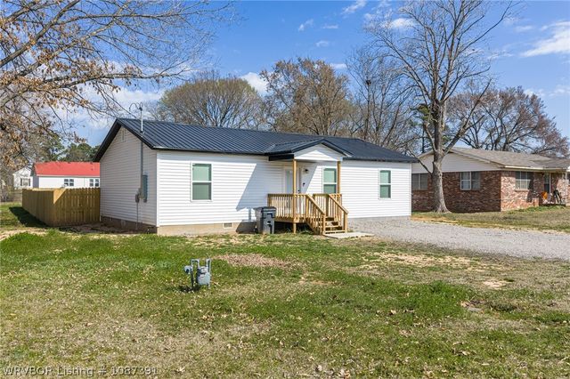 132 W State Street, Magazine, AR 72943