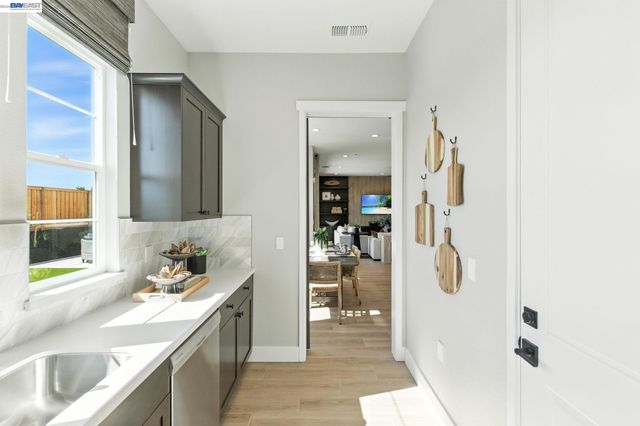 1591 Ponza Circle, Brentwood, CA 94513
