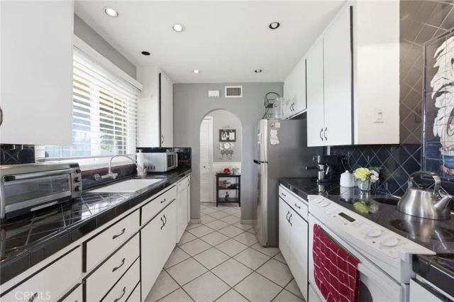 5230 Old Mill Road, Riverside, CA 92504