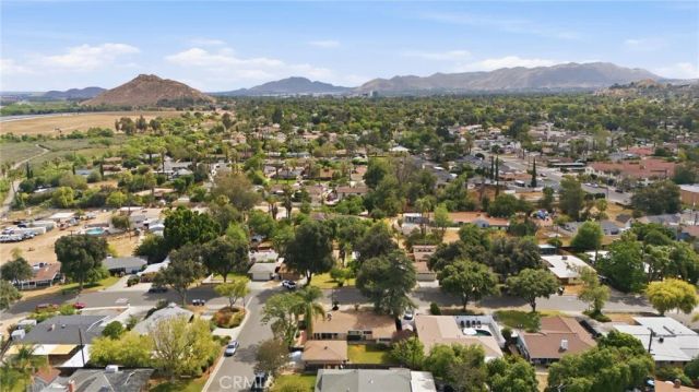 5230 Old Mill Road, Riverside, CA 92504