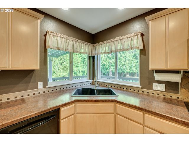 724 OSTRANDER Rd, Kelso, WA 98626