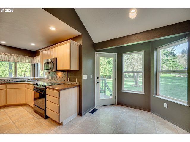 724 OSTRANDER Rd, Kelso, WA 98626