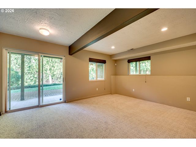 724 OSTRANDER Rd, Kelso, WA 98626