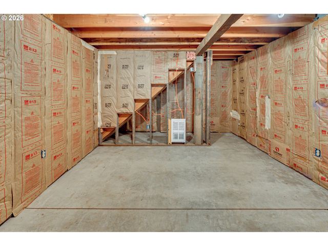 724 OSTRANDER Rd, Kelso, WA 98626