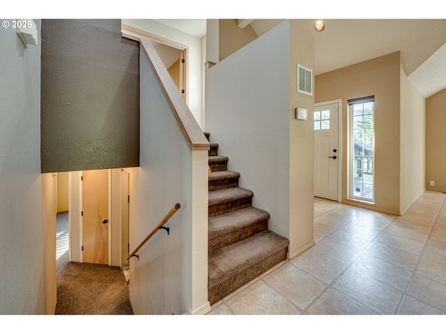 724 OSTRANDER Rd, Kelso, WA 98626