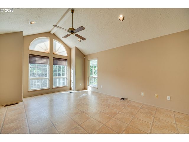 724 OSTRANDER Rd, Kelso, WA 98626