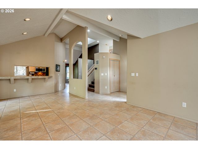 724 OSTRANDER Rd, Kelso, WA 98626