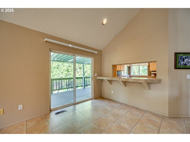 724 OSTRANDER Rd, Kelso, WA 98626