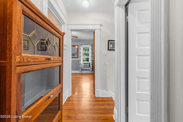 1840 Deer Park Ave, Louisville, KY 40205