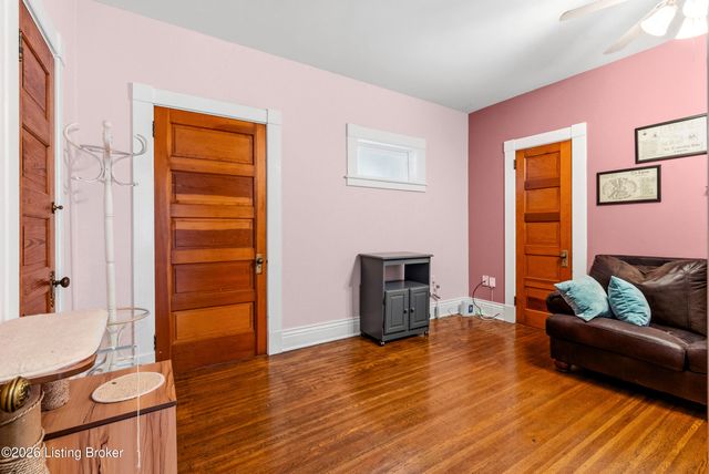 1840 Deer Park Ave, Louisville, KY 40205
