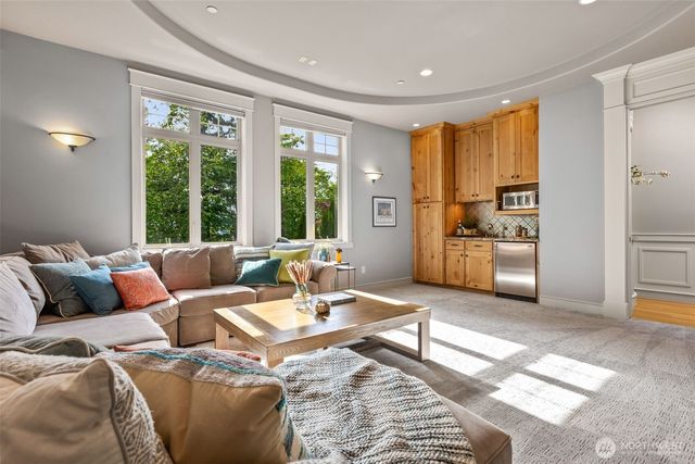5370 228th Avenue SE, Issaquah, WA 98029