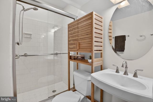 10209 LLOYD RD, Potomac, MD 20854