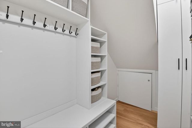 10209 LLOYD RD, Potomac, MD 20854