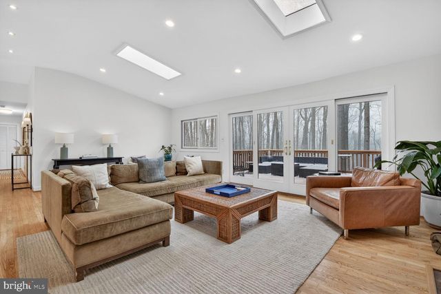 10209 LLOYD RD, Potomac, MD 20854