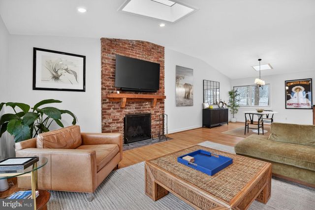 10209 LLOYD RD, Potomac, MD 20854