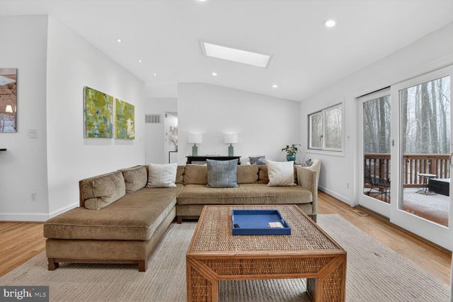 10209 LLOYD RD, Potomac, MD 20854