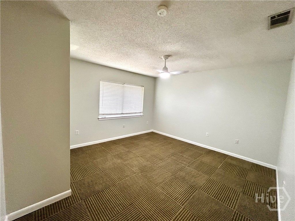 Image 16 of property listing at 10710 Egmont Road 19, Savannah, GA 31406