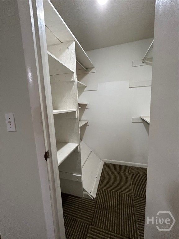 Image 19 of property listing at 10710 Egmont Road 19, Savannah, GA 31406