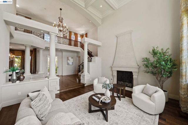 27 Eagle Ridge Ln, Danville, CA 94506