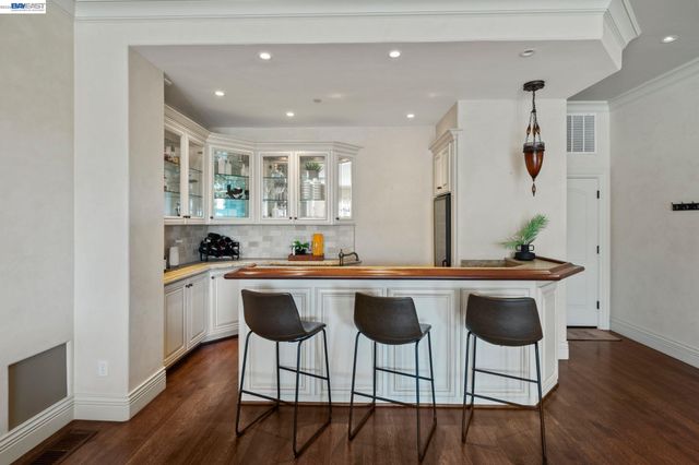 27 Eagle Ridge Ln, Danville, CA 94506