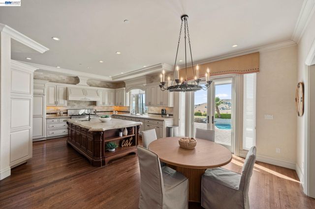 27 Eagle Ridge Ln, Danville, CA 94506
