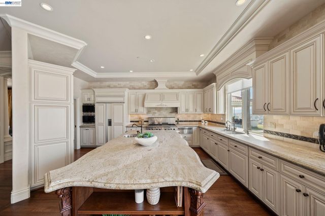 27 Eagle Ridge Ln, Danville, CA 94506