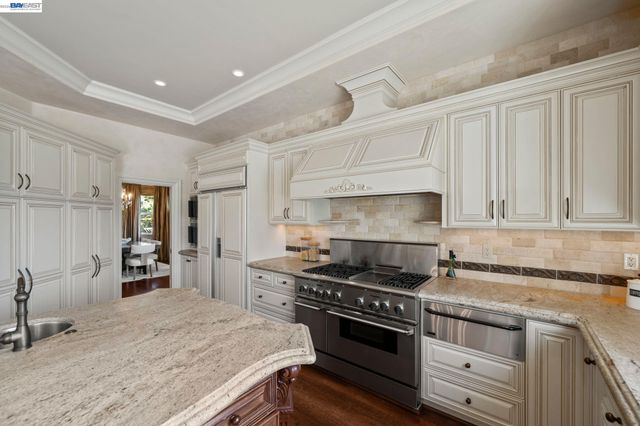 27 Eagle Ridge Ln, Danville, CA 94506