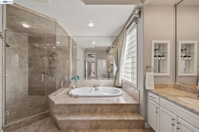27 Eagle Ridge Ln, Danville, CA 94506