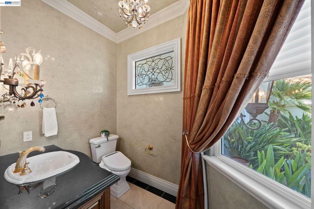 27 Eagle Ridge Ln, Danville, CA 94506