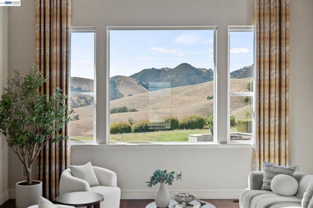 27 Eagle Ridge Ln, Danville, CA 94506