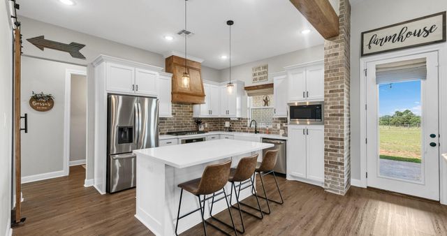 184 Randi Road, Bellville, TX 77418