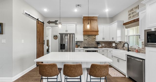 184 Randi Road, Bellville, TX 77418