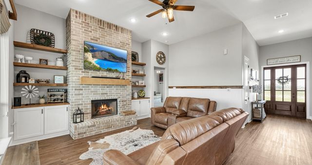 184 Randi Road, Bellville, TX 77418