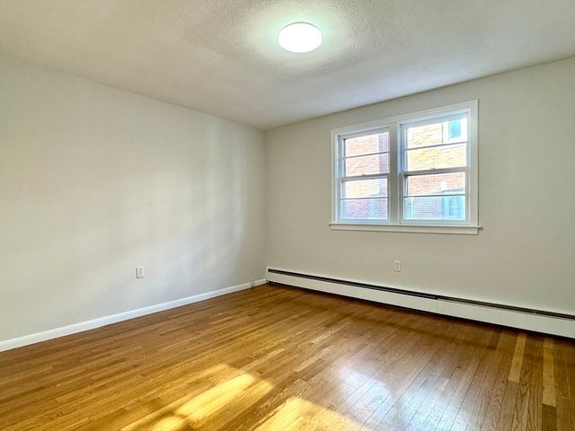 206 High St 1, Waltham, MA 02453