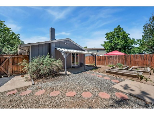 954 Martin Rd, Longmont, CO 80504