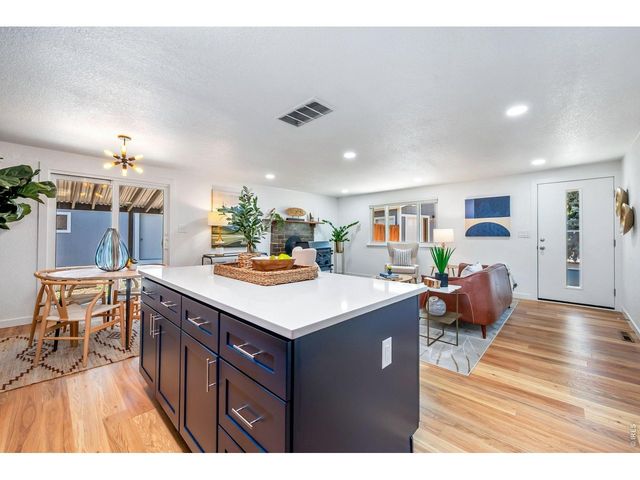 954 Martin Rd, Longmont, CO 80504