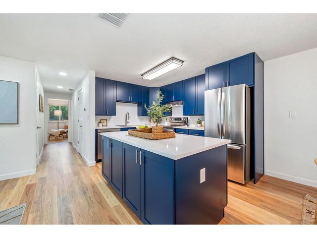 954 Martin Rd, Longmont, CO 80504