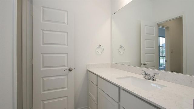 13610 Thunder Stone Ln, Pearland, TX 77584
