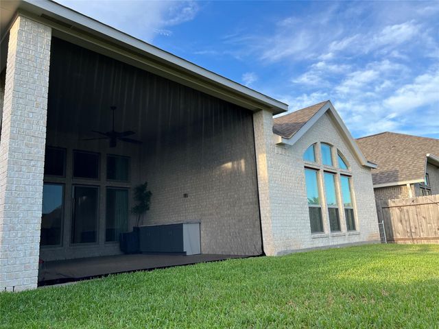 13610 Thunder Stone Ln, Pearland, TX 77584