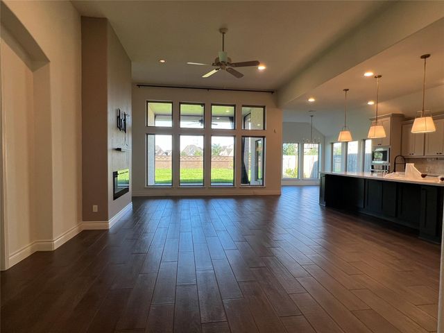 13610 Thunder Stone Ln, Pearland, TX 77584