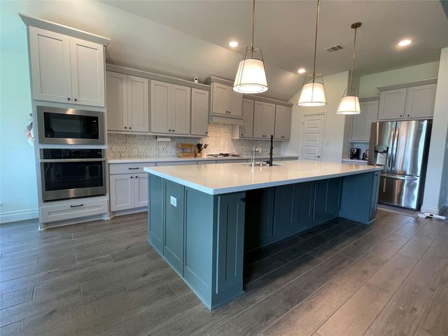13610 Thunder Stone Ln, Pearland, TX 77584