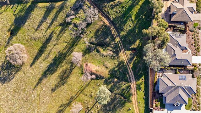 2043 Thomas Dr, Jackson, CA 95642