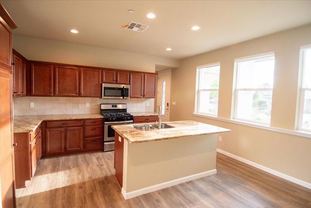 2043 Thomas Dr, Jackson, CA 95642