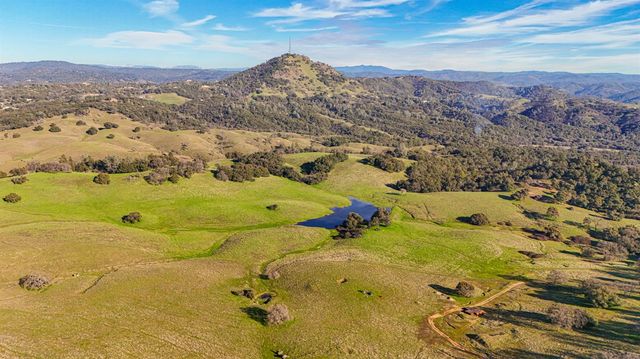 2043 Thomas Dr, Jackson, CA 95642