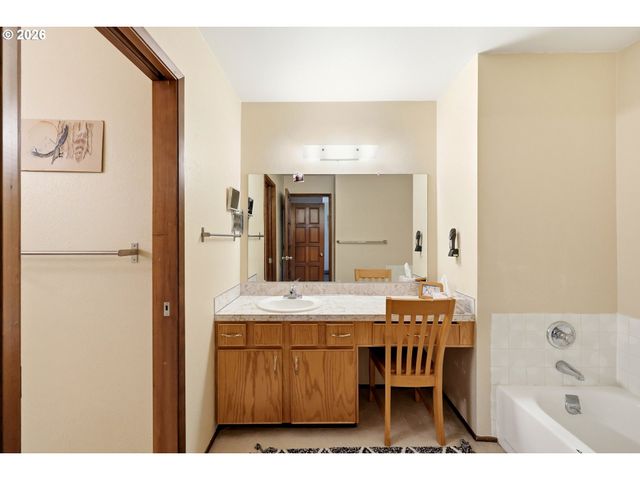 14625 Sw 106TH Ave, Tigard, OR 97224