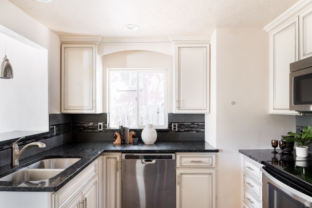 1206 E CHARLTON AVE, Salt Lake City, UT 84106